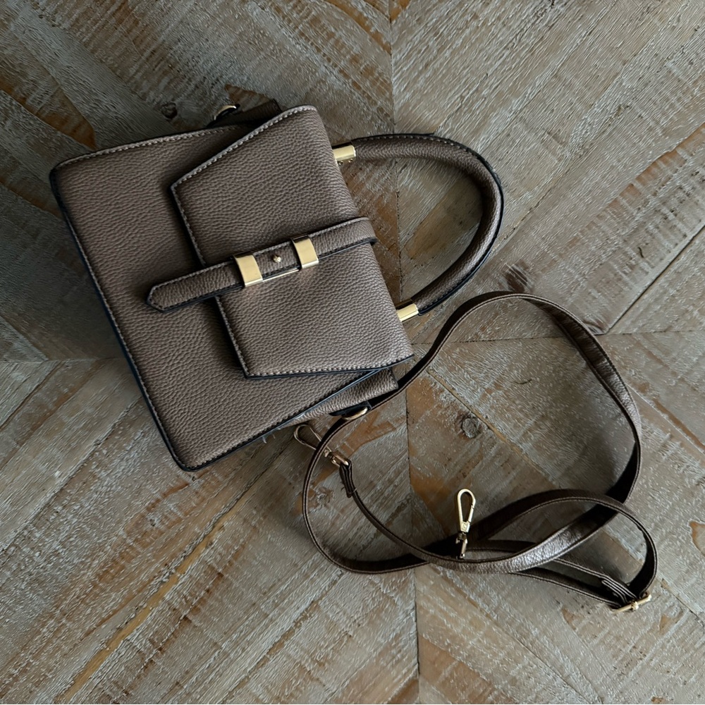 Handbag - Picture 2 of 6
